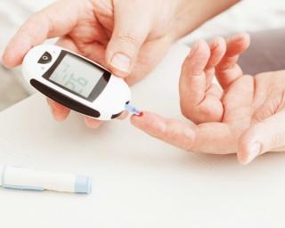 Aveiro: Profissionais de Saúde em encontro sobre tratamento da diabetes.