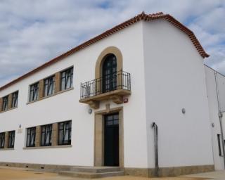 Albergaria: Feriado municipal assinala inauguração de escola remodelada. 