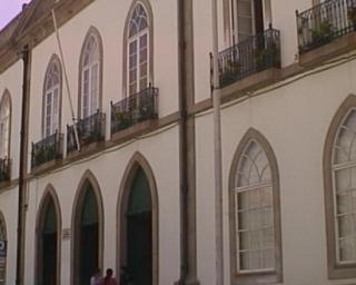 Nova Homem Cristo entre a estação e a Universidade de Aveiro.