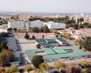 Escola João Afonso vai testar medida experimental de segurança e mobilidade na entrada da escola.