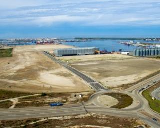 Porto de Aveiro investe 6 milhões para preparar lotes destinados a novas indústrias.