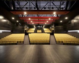 Marina Mota apresenta a peça “E tudo o morto levou” na Fábrica das Ideias na Gafanha da Nazaré.