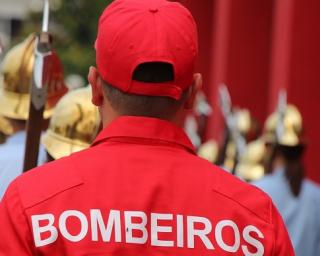 Autarquia de Oliveira de Azeméis dá apoios sociais aos Bombeiros.