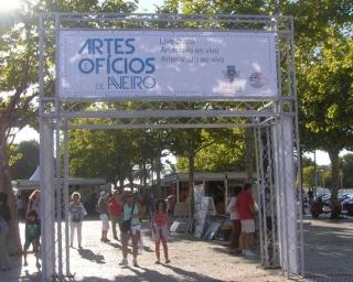 Aveiro: Feira de Artes e Ofícios abre portas na Praça Marquês de Pombal.