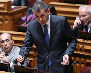 Filipe Neto Brandão pede esclarecimento sobre encerramento do Centro de Saúde de Veiros.