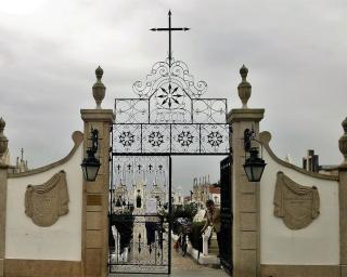 Ílhavo: Romagem aos cemitérios em Dia de Todos os Santos.