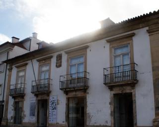 Aveiro Arte tem patente coletiva de Outono.