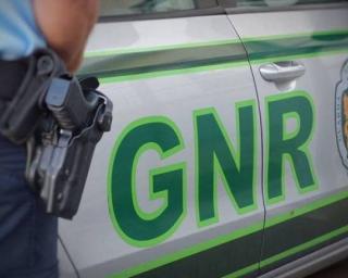 GNR de Santa Maria da Feira: Detido por posse de arma proibida.
