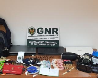 GNR - Lourosa: Dois detidos por furto em residência e de veículo.