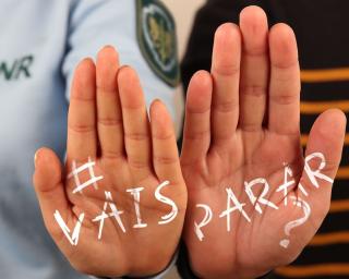 PSP e GNR com mensagens para jovens em Dia de São Valentim.