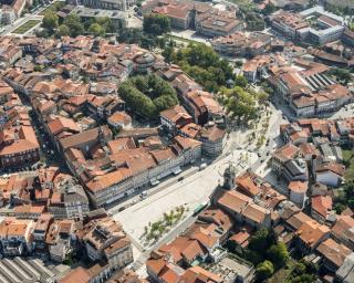 Tecnológica de Aveiro ajuda a gerir estacionamento em Guimarães.