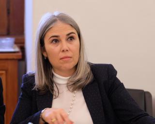 Helga Correia quer respostas sobre investimentos na ferrovia no distrito de Aveiro.