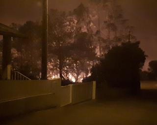 Incêndio: Estrada cortada em Sever do Vouga devido ao fogo.
