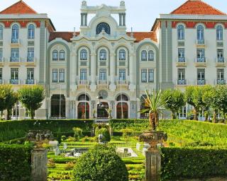 Sociedade Portuguesa de Dermatologia e Venereologia reunida na Curia.