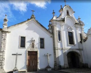 Aveiro: Autarquia quer Igrejas geminadas abertas a visitas. Velórios podem mudar de local.