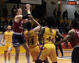 Basquetebol: Ovarense e Oliveirense nas meias finais da Liga.