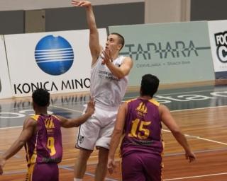 Basquetebol: Illiabum perdeu na apresentação do Vitória.