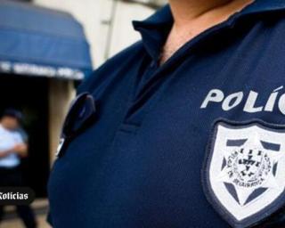 PSP: Um homem identificado por posse de arma proibida.