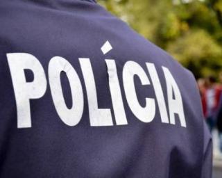 GNR: Mulher suspeita de furtar carteira com 300 euros.