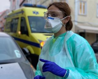Covid-19. Mais 2099 infetados (o número mais baixo desde Outubro), 57 mortes e 2370 recuperados em Portugal.