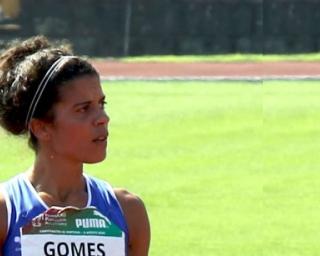 Jennifer Gomes (Grecas) é vice campeã de Portugal no salto em atura.