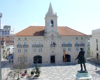 Aveiro: PS fala em capacidade alta para cobrar e baixa para executar. Maioria afirma que execução vai disparar.