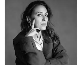 Manuela Lobo Vieira lança o seu primeiro romance ficcional.