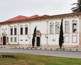 Obras de Pedro Calapez na exposição anual de Serralves em Aveiro.