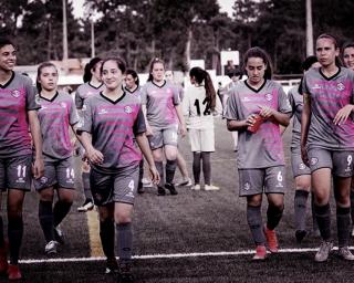 Nege anuncia entrada no futebol sénior feminino em prova nacional.