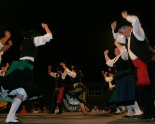 O Arrais promove II festival de folclore Praia da Barra.