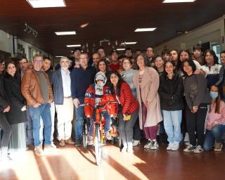 Oliveira do Bairro: Comunidade escolar e autarquia garantem bicicleta adaptada para jovem.