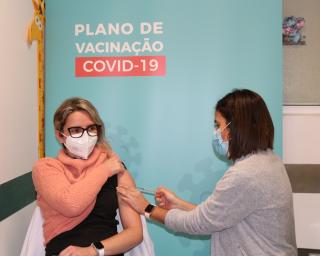 Profissionais de saúde do Hospital de Ovar começaram a receber segunda dose da vacina.