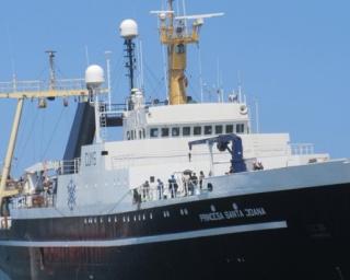 Covid-19 mantém Navio Princesa Santa Joana fundeado junto à costa do Canadá.