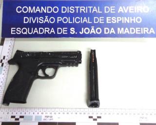 PSP reporta detenções em cumprimento de mandatos de detenção.