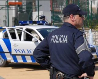 PSP de Aveiro: Identificados três jovens por suspeita de furto em loja.