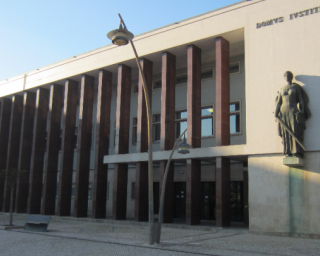 Suspeito de roubo nos passadiços da Barra em silêncio no tribunal de Aveiro. (notíciasdeaveiro)