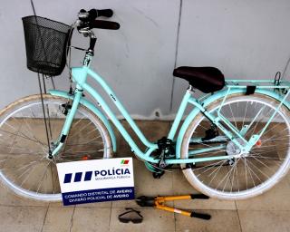 PSP: mulher detida e enviada para prisão. Recuperado um telemóvel furtado – 2 homens identificados.