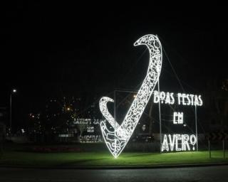 Arte Nova inspira iluminação de Natal em Aveiro.