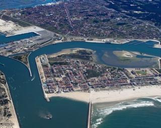 Ílhavo e Aveiro acusam Governo de fazer jogo do empurra na descentralização de competências.