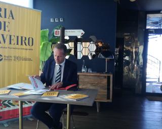 Aveiro: Moliceiro encerra muito do que é a cultura da ria de Aveiro. É a vedeta da regata - Ribau Esteves.