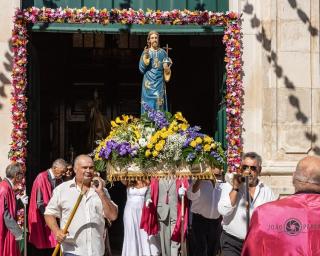 festa de sao salvador com artistas locais