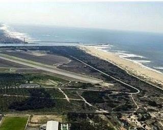 Ministro da Defesa de visita à área militar de São Jacinto.