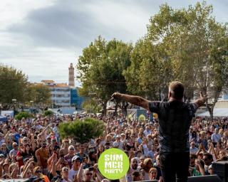 Barra: Festa de despedida do Verão arranca esta noite no largo do Rossio.