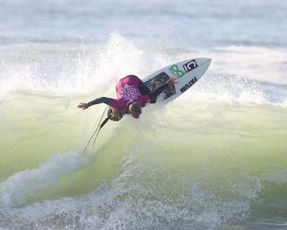 Surf no feminino no final de Agosto na Costa Nova.