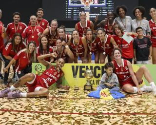 benfica vence taca vitor hugo