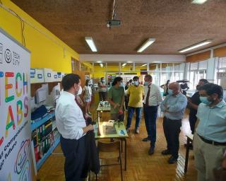 Trabalhamos para receber este peixe - Escolas de Oliveirinha sobre Tech Labs.