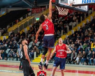 Basquetebol: Oliveirense está na final e Benfica a um triunfo da decisão.