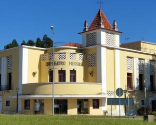 Exposição 'Jardins Históricos Transfronteiriços' presente no Cineteatro Messias.