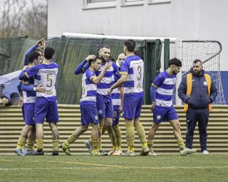 Futebol distrital: Vista Alegre goleia e segue a dois pontos do líder.