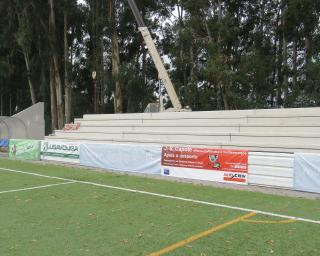 Futebol: Bancada do campo da Vista Alegre em fase de conclusão.